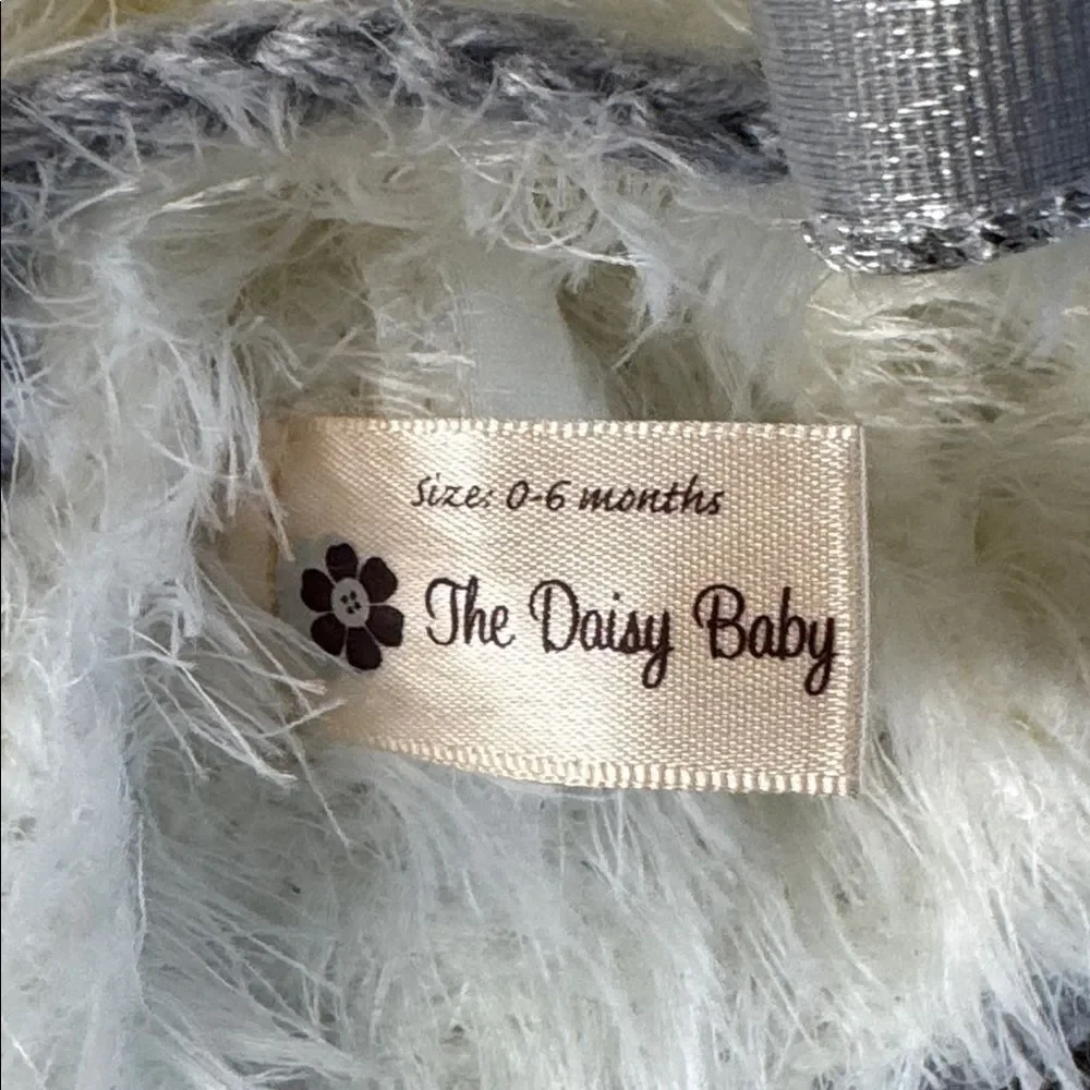 Daisy Baby Infant Hat Soft White with Silver Bow Size 0-6 months NWT